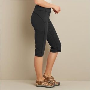 Duluth stretch capris size L, NWT